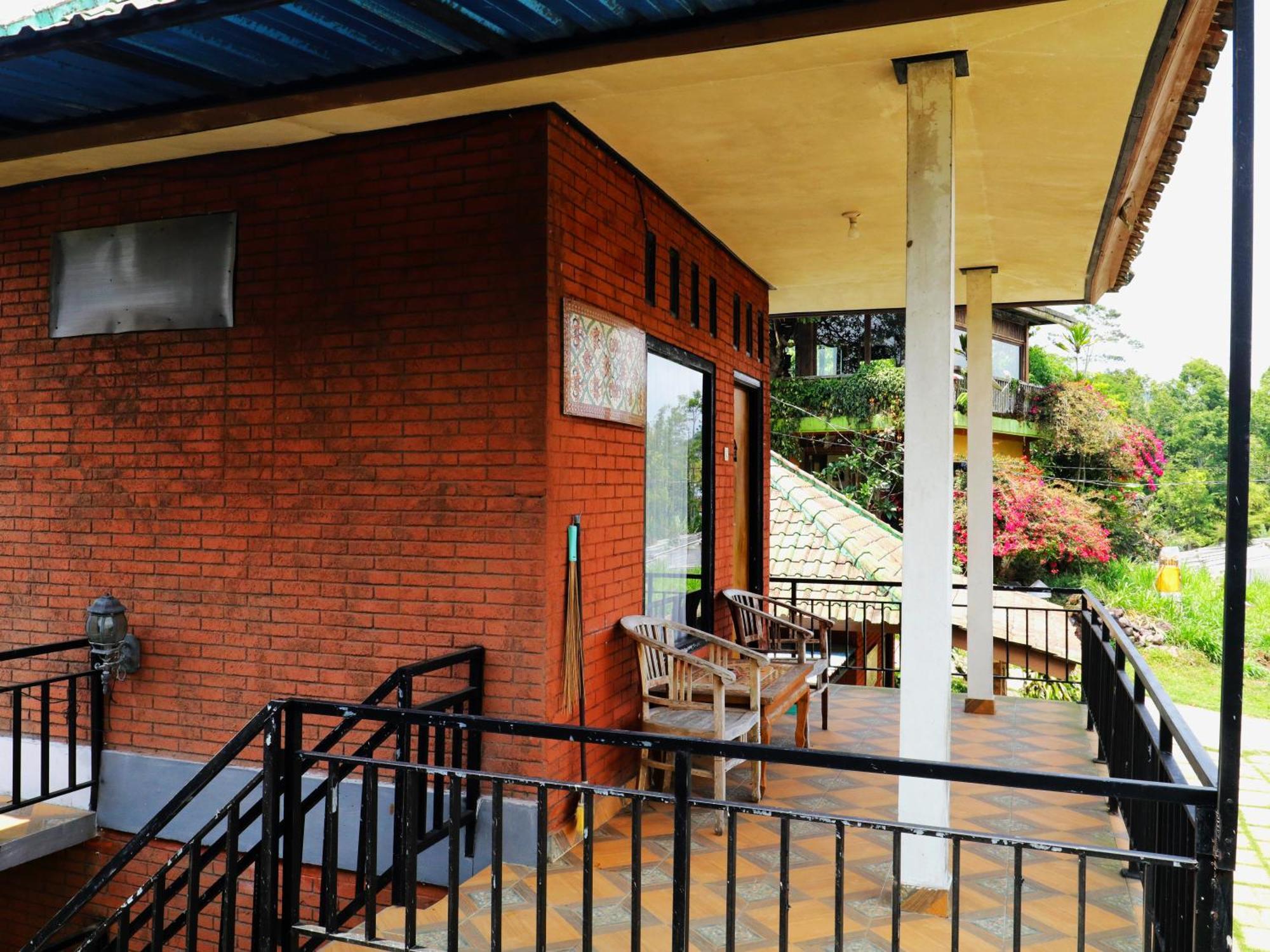 Dajan Buyan Homestay Bedugul  Exteriör bild
