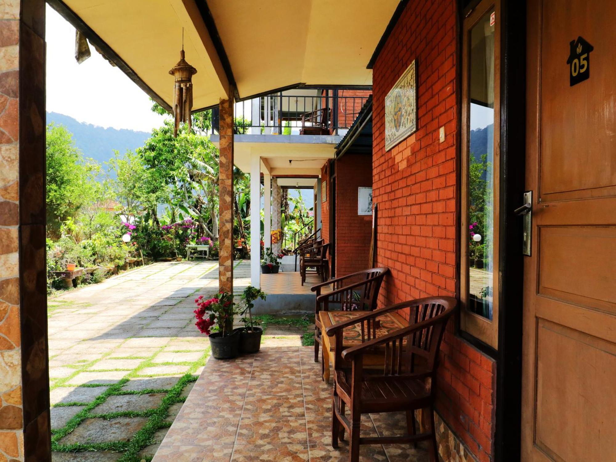 Dajan Buyan Homestay Bedugul  Exteriör bild